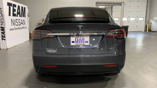 2018 Tesla Model X 5YJXCBE22JF142316