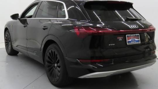 2019 Audi e-tron WA1VAAGE5KB010499