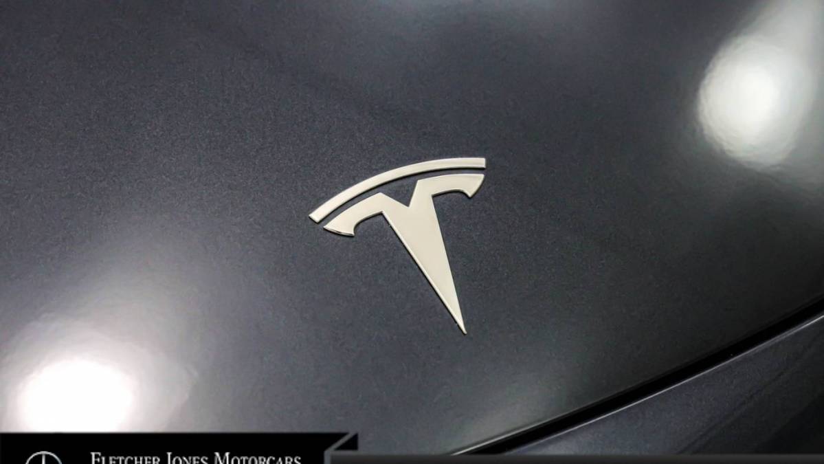 2018 Tesla Model 3 5YJ3E1EB6JF096069