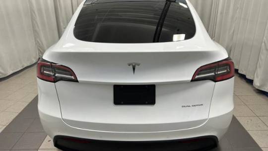 2021 Tesla Model Y 5YJYGDEE4MF077732