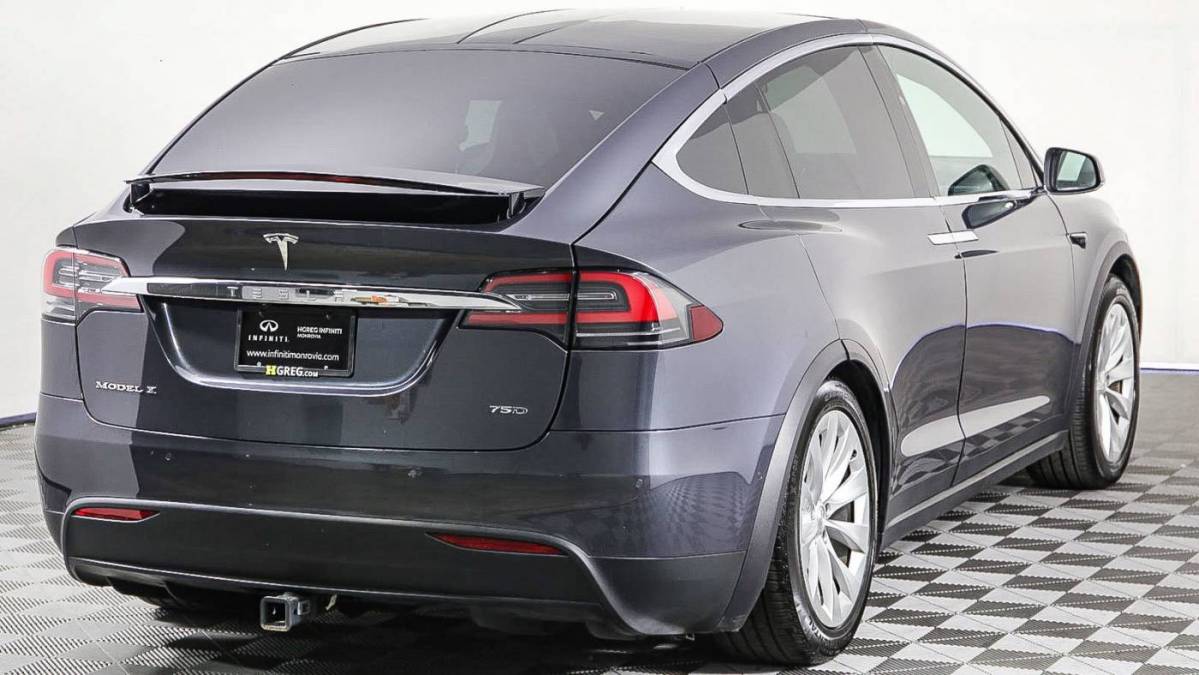 2017 Tesla Model X 5YJXCDE29HF076174
