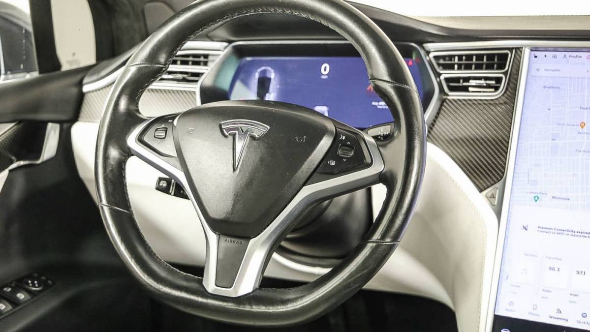 2017 Tesla Model X 5YJXCDE29HF076174