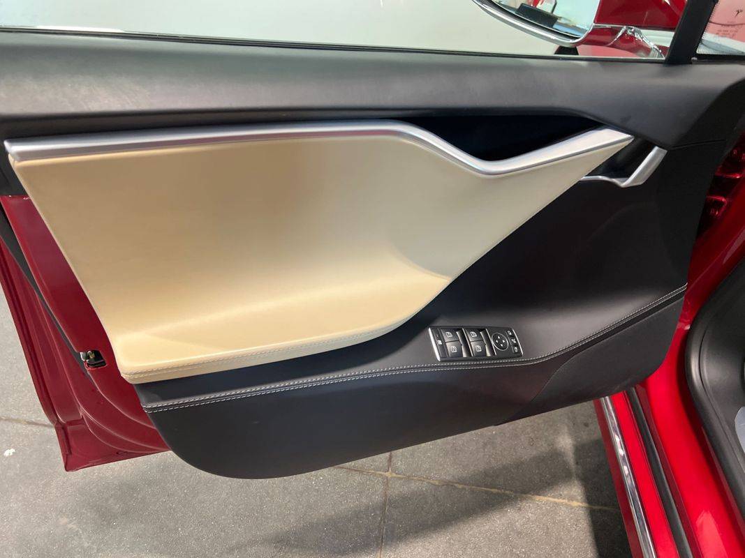 2016 Tesla Model S 5YJSA1E23GF167969