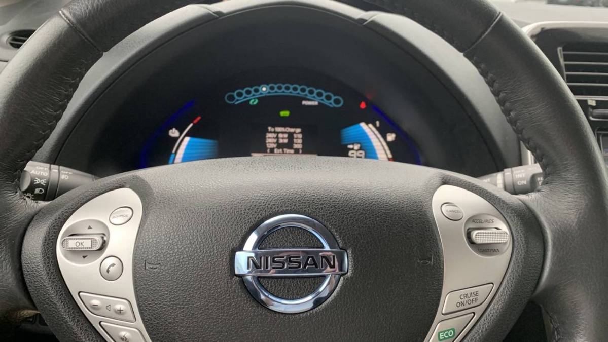 2017 Nissan LEAF 1N4BZ0CP8HC302143