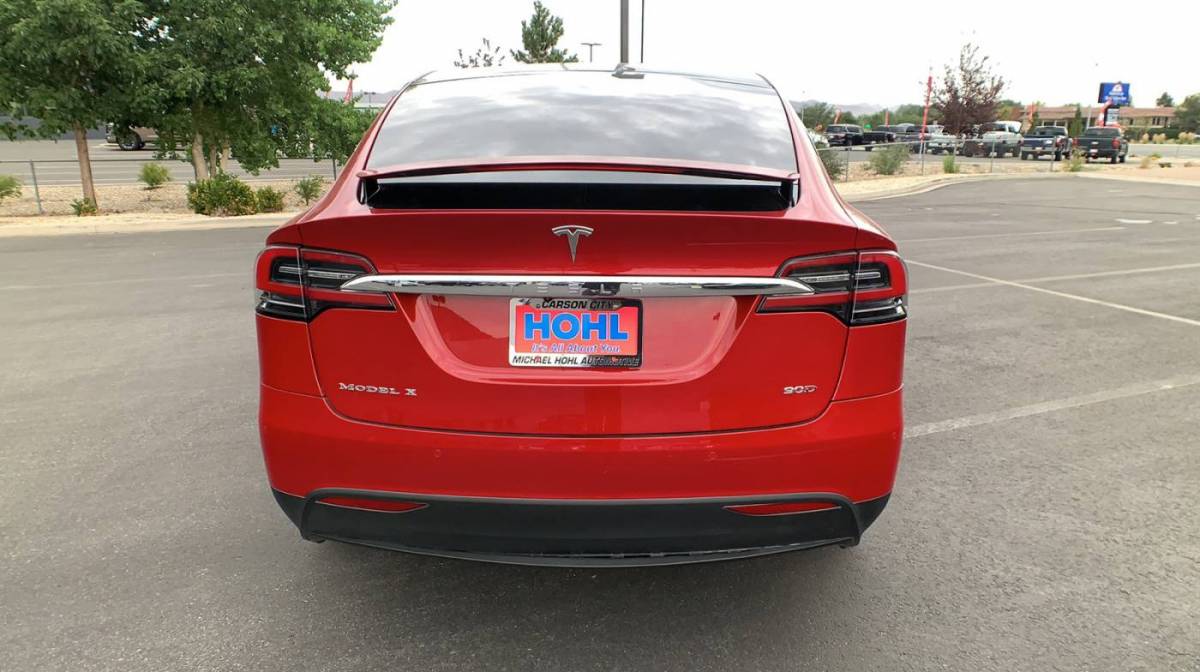 2017 Tesla Model X 5YJXCBE20HF037607
