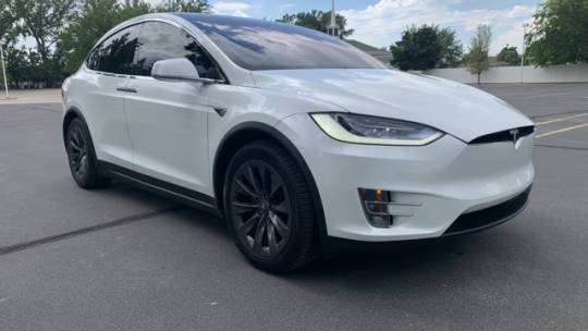 2018 Tesla Model X 5YJXCBE25JF090177