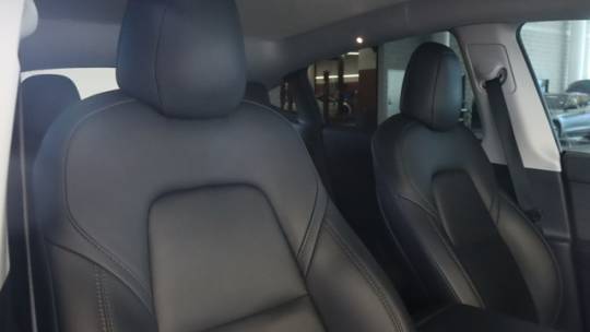 2021 Tesla Model Y 5YJYGDEE6MF138661