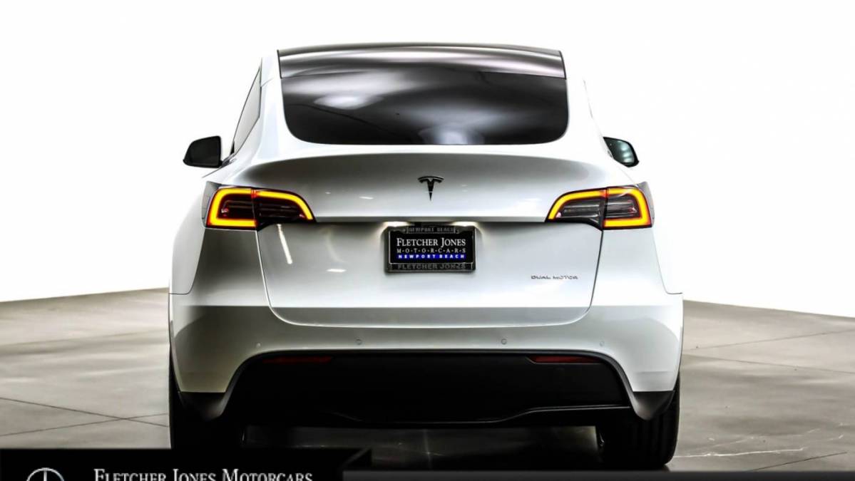 2021 Tesla Model Y 5YJYGDEE4MF284492
