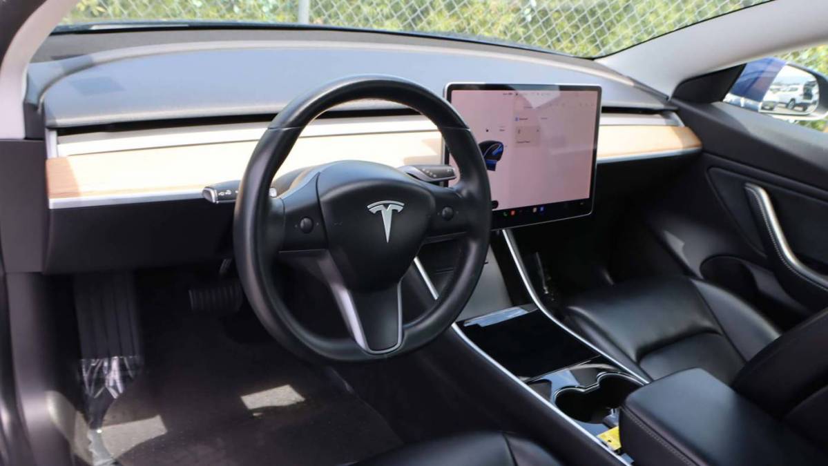 2019 Tesla Model 3 5YJ3E1EB8KF210865