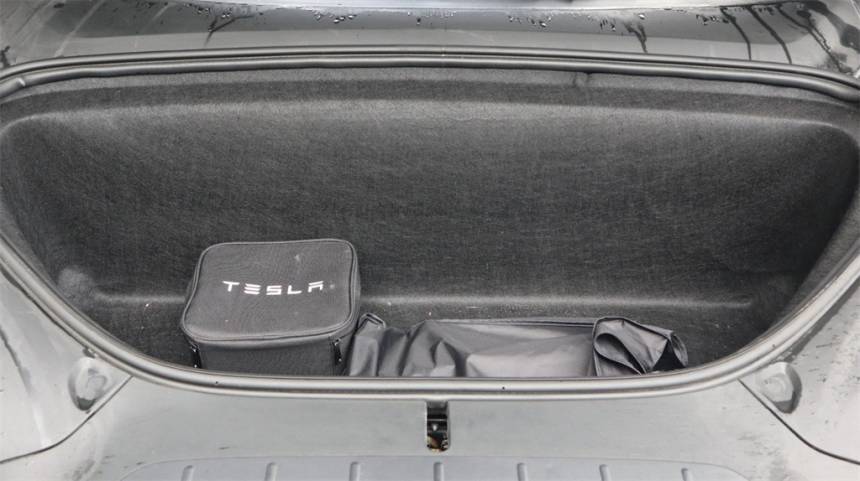 2018 Tesla Model X 5YJXCAE23JF139550