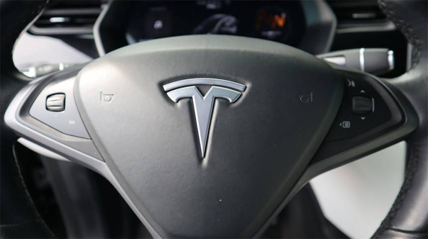 2018 Tesla Model X 5YJXCAE23JF139550
