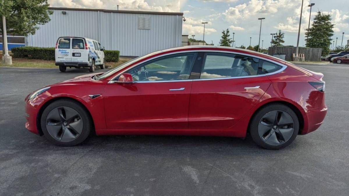 2018 Tesla Model 3 5YJ3E1EB4JF093493