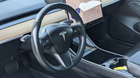 2018 Tesla Model 3 5YJ3E1EB5JF066710