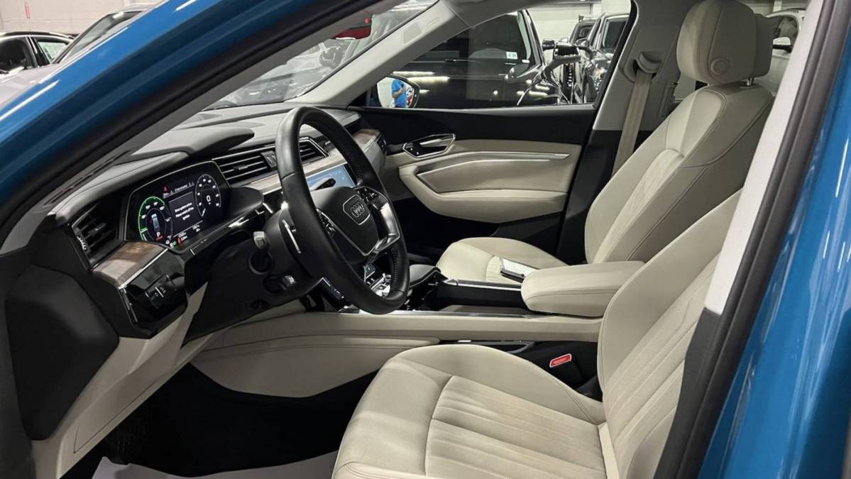 2019 Audi e-tron WA1LABGE9KB011815