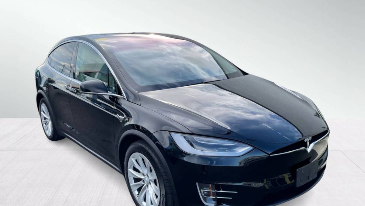 2018 Tesla Model X 5YJXCBE21JF109324