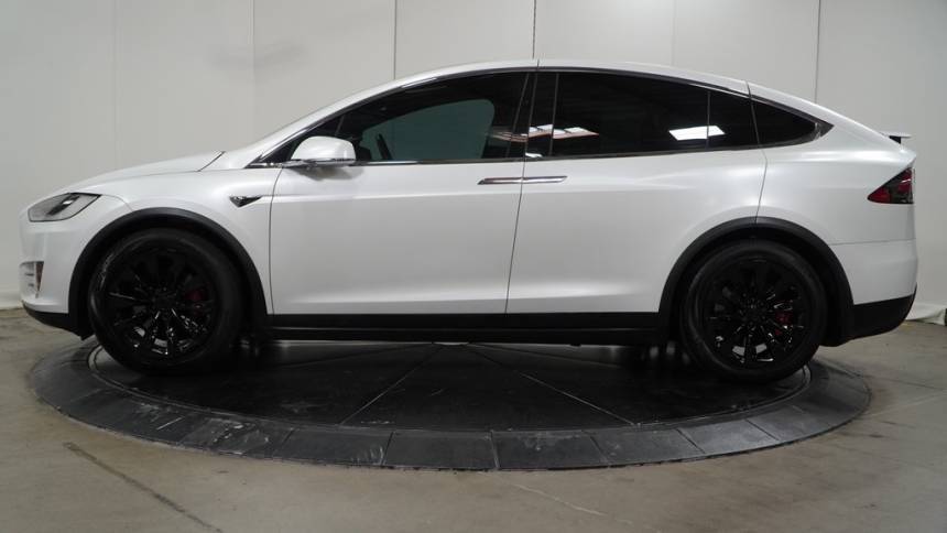 2018 Tesla Model X 5YJXCDE28JF141134