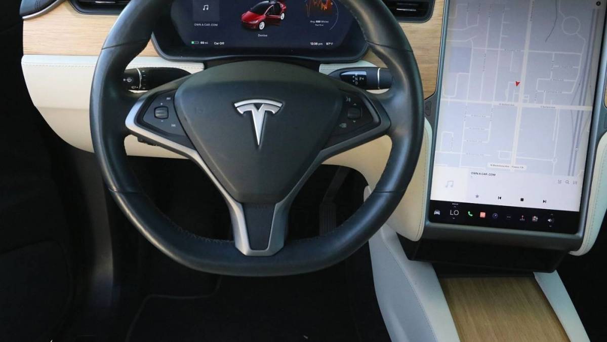 2018 Tesla Model X 5YJXCDE23JF100393