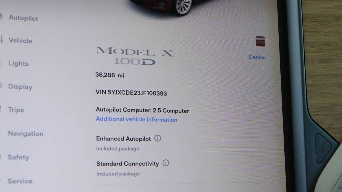 2018 Tesla Model X 5YJXCDE23JF100393