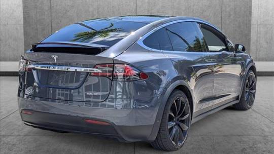 2019 Tesla Model X 5YJXCDE42KF193524