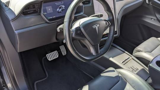 2019 Tesla Model X 5YJXCDE42KF193524