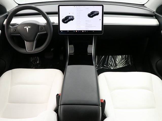 2021 Tesla Model Y 5YJYGDEE4MF063944
