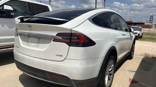 2019 Tesla Model X 5YJXCDE27KF140591