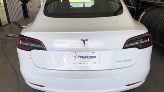 2018 Tesla Model 3 5YJ3E1EB0JF121967