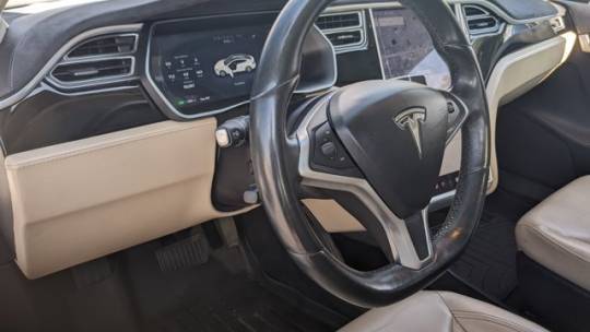 2016 Tesla Model S 5YJSA1E21GF122187