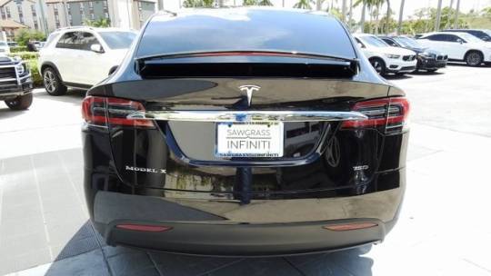 2018 Tesla Model X 5YJXCDE26JF105328