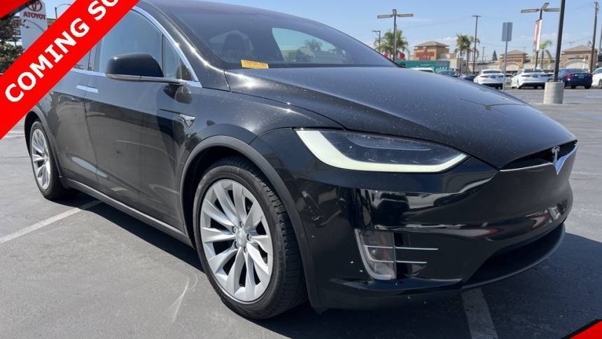 2018 Tesla Model X 5YJXCDE27JF113468