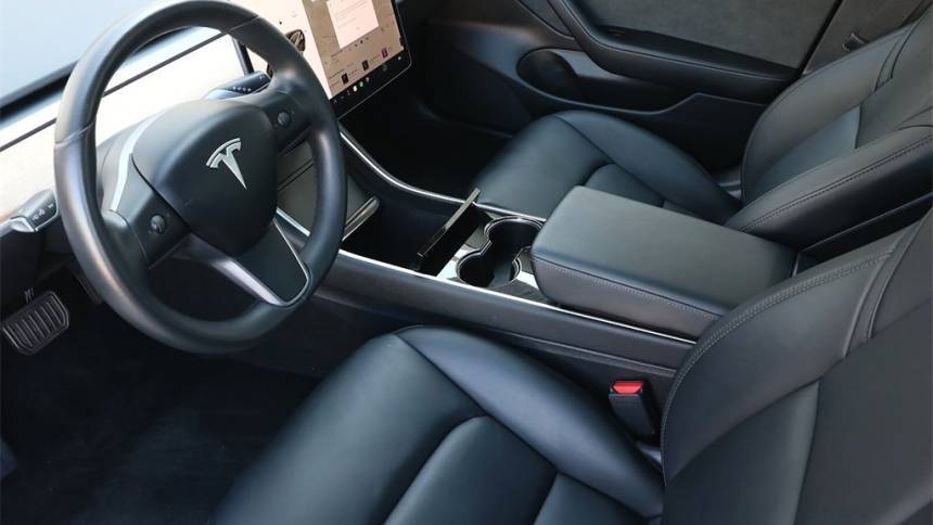 2019 Tesla Model 3 5YJ3E1EB8KF384306