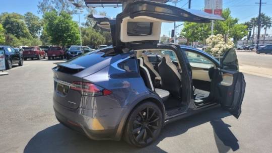 2019 Tesla Model X 5YJXCDE22KF186362