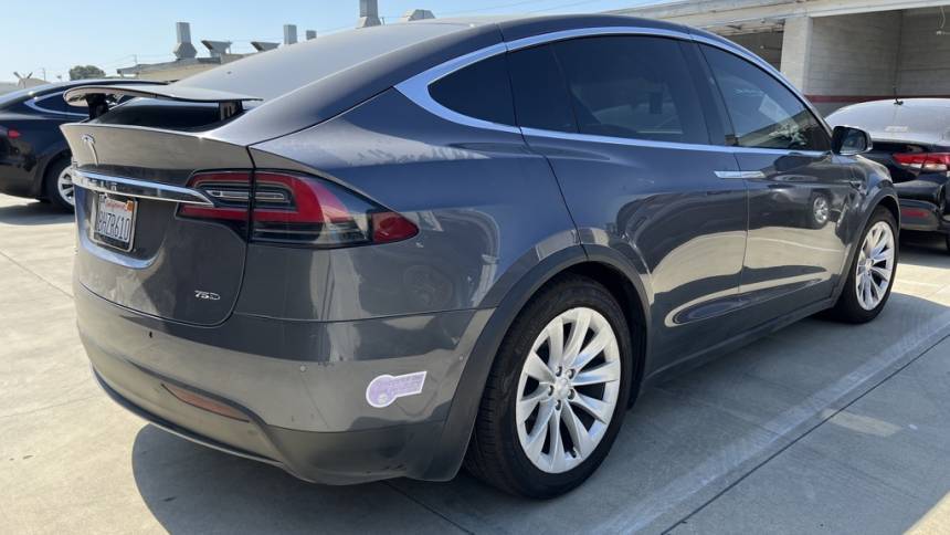 2018 Tesla Model X 5YJXCAE29JF142548
