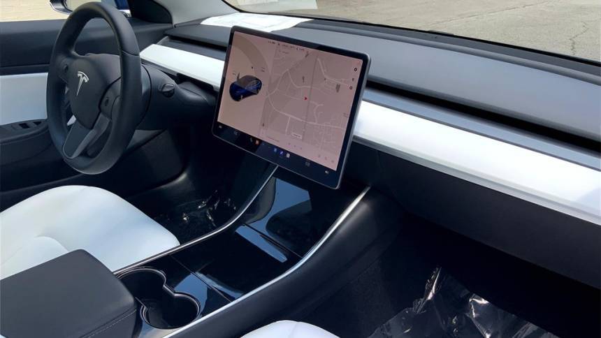 2019 Tesla Model 3 5YJ3E1EB9KF450829
