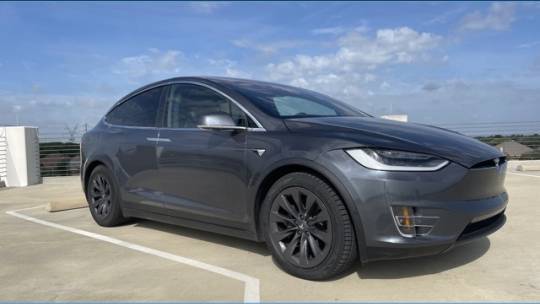 2018 Tesla Model X 5YJXCDE21JF138446