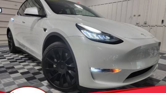 2020 Tesla Model Y 5YJYGDEE8LF046174
