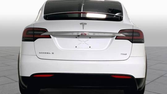 2018 Tesla Model X 5YJXCDE24JF135931