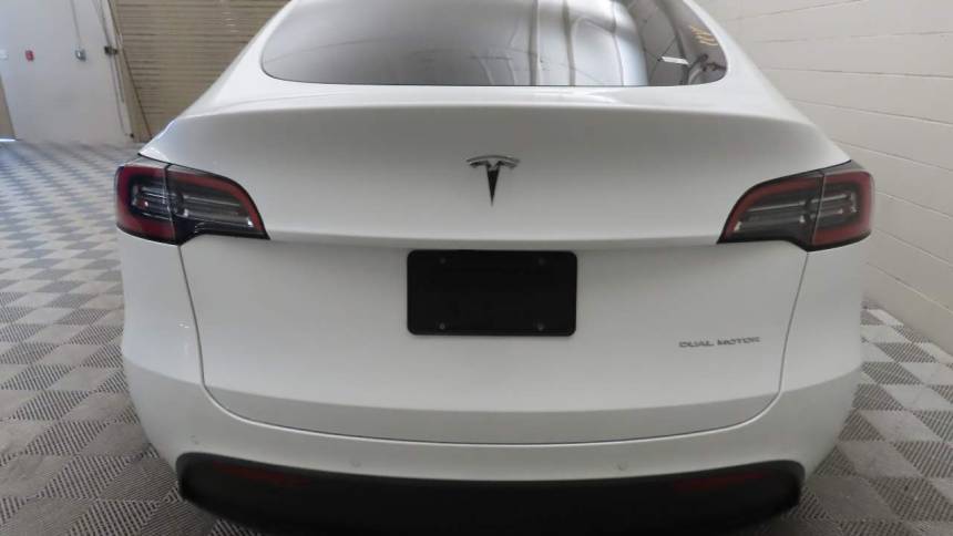2021 Tesla Model Y 5YJYGAEE0MF231156