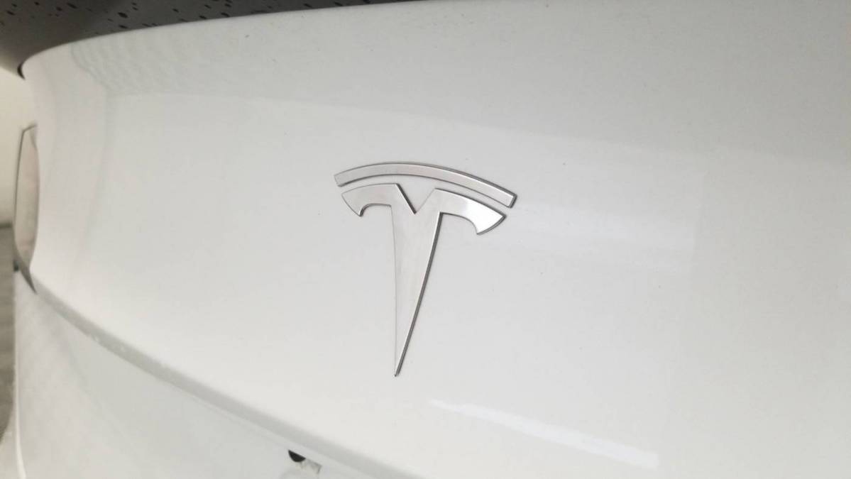 2018 Tesla Model 3 5YJ3E1EA7JF020545