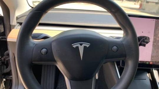 2018 Tesla Model 3 5YJ3E1EB8JF070654