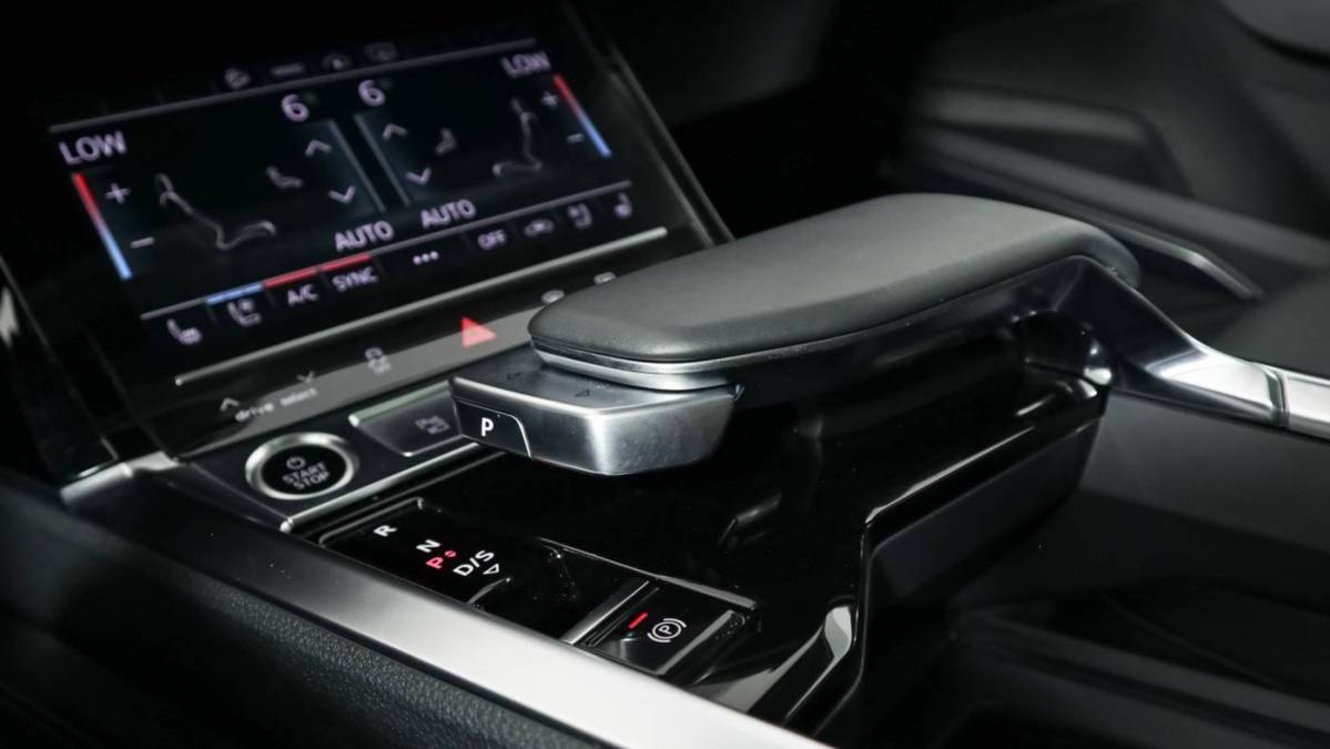 2021 Audi e-tron WA12AAGE5MB002019