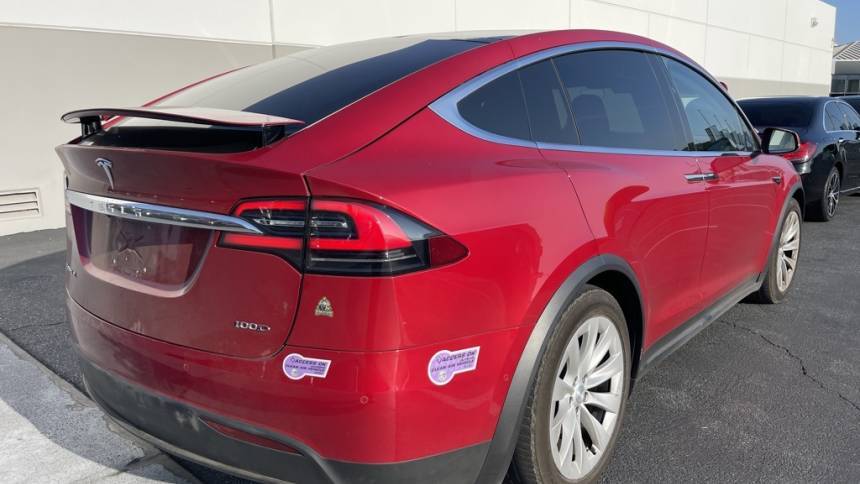 2018 Tesla Model X 5YJXCAE21JF131236