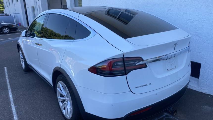 2016 Tesla Model X 5YJXCAE48GF001111