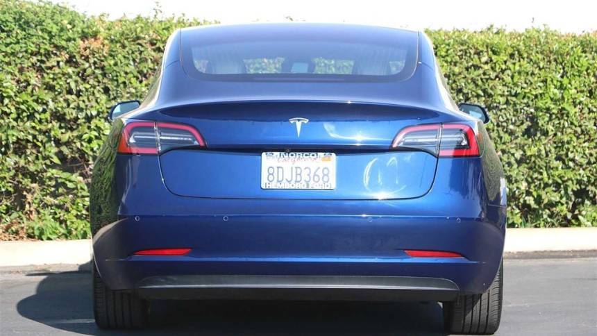 2018 Tesla Model 3 5YJ3E1EAXJF011161