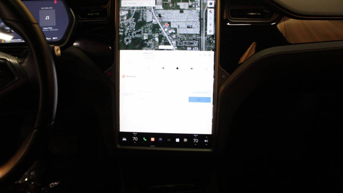 2018 Tesla Model X 5YJXCAE20JF113424