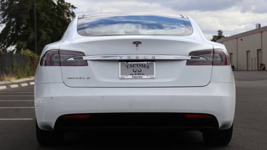 2016 Tesla Model S 5YJSA1E14GF154543