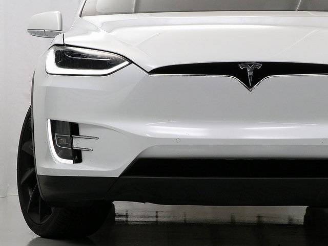 2018 Tesla Model X 5YJXCBE2XJF111914