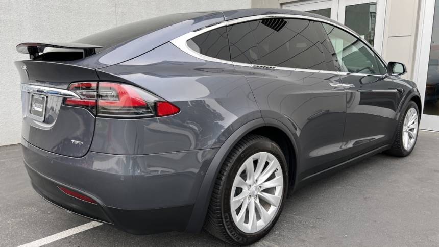 2018 Tesla Model X 5YJXCAE28JF142539