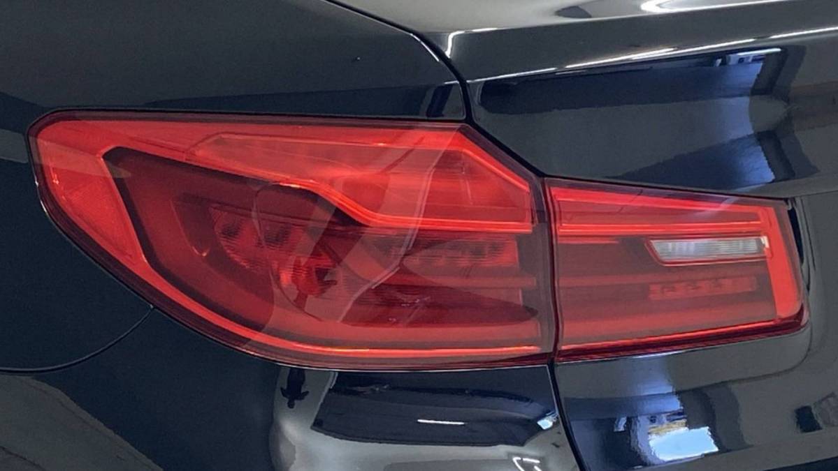 2019 BMW 5 Series WBAJA9C52KB388754