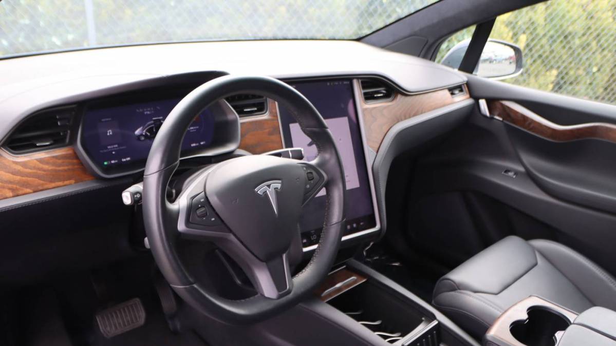 2018 Tesla Model X 5YJXCAE20JF144835